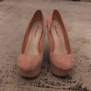 Gorgeous Pink Velvet Wedges size 7.5
